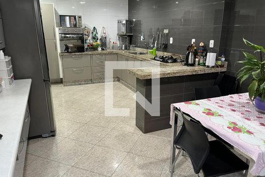 Cozinha de casa à venda com 4 quartos, 350m² em Todos Os Santos, Rio de Janeiro