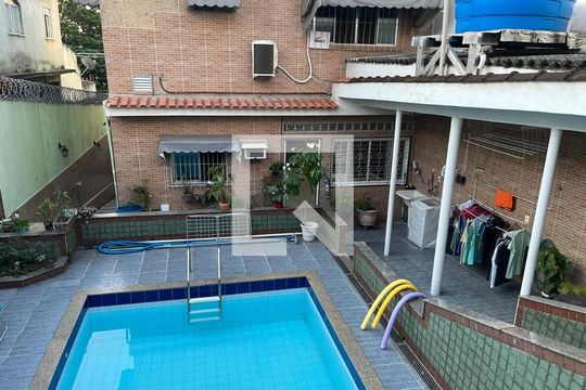 Piscina de casa à venda com 4 quartos, 350m² em Todos Os Santos, Rio de Janeiro