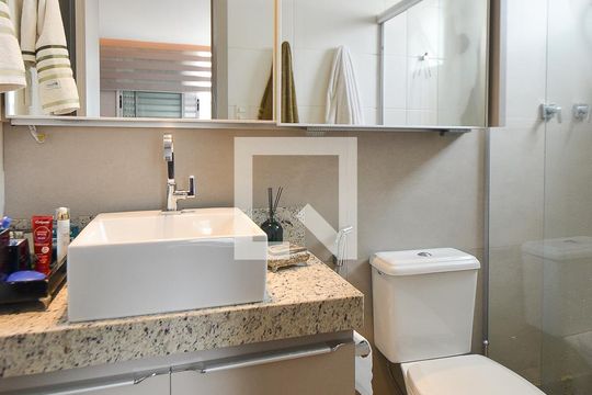 Banheiro do Quarto 3 de apartamento à venda com 3 quartos, 160m² em Fernão Dias, Belo Horizonte