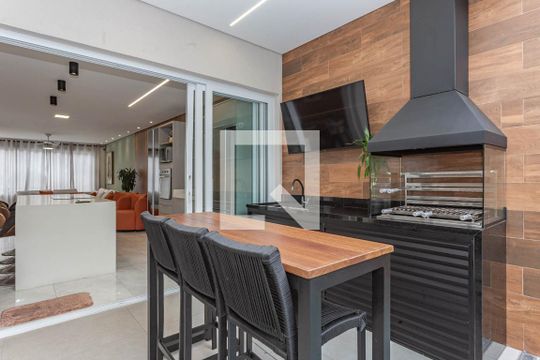 Piscina e Gourmet de casa à venda com 3 quartos, 200m² em Sacomã, São Paulo