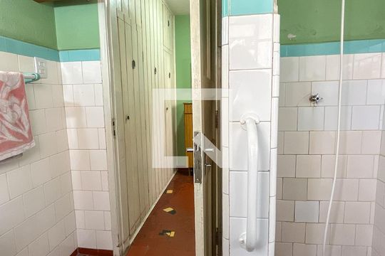 Banheiro de casa à venda com 2 quartos, 101m² em Vila Boacava, São Paulo