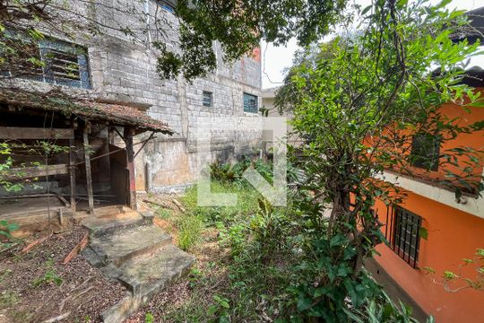 Quintal de casa à venda com 2 quartos, 101m² em Vila Boacava, São Paulo