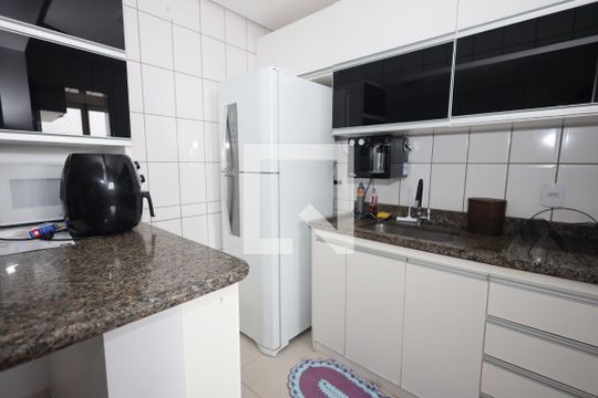 Cozinha de apartamento à venda com 2 quartos, 58m² em Vila dos Alpes, Goiânia