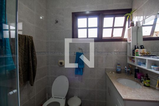 Banheiro de casa à venda com 3 quartos, 178m² em Vila Gomes, São Paulo
