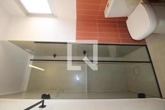 Banheiro de apartamento para alugar com 1 quarto, 46m² em Vila Jequitibas, Campinas