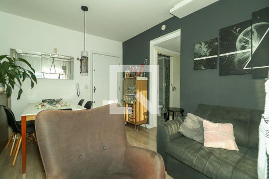 Sala de apartamento à venda com 2 quartos, 60m² em Rubem Berta, Porto Alegre