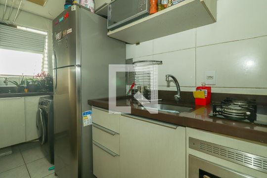 Cozinha de apartamento à venda com 2 quartos, 60m² em Rubem Berta, Porto Alegre