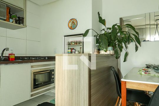 Cozinha de apartamento à venda com 2 quartos, 60m² em Rubem Berta, Porto Alegre