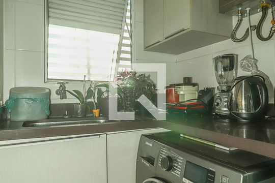 Cozinha de apartamento à venda com 2 quartos, 60m² em Rubem Berta, Porto Alegre