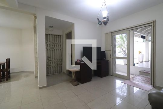 Sala de casa à venda com 3 quartos, 221m² em Vila Nova, Novo Hamburgo