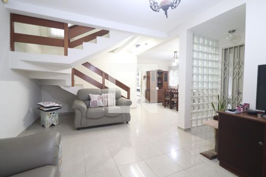 Sala de casa à venda com 3 quartos, 221m² em Vila Nova, Novo Hamburgo