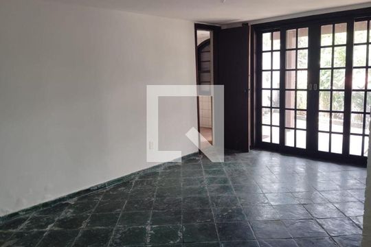 Casa à venda com 3 quartos, 160m² em Icaraí, Niterói