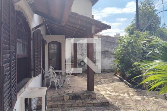 Casa à venda com 3 quartos, 160m² em Icaraí, Niterói