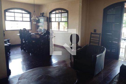 Casa à venda com 3 quartos, 160m² em Icaraí, Niterói
