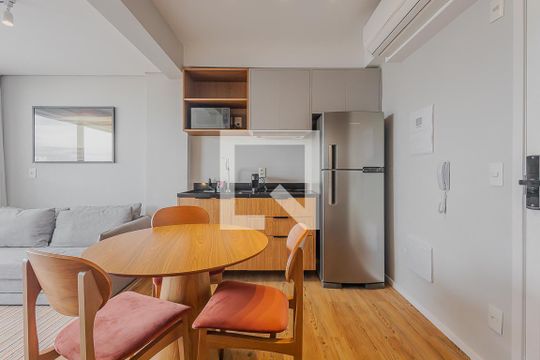 Cozinha de apartamento para alugar com 1 quarto, 35m² em Jardim Paulista, São Paulo