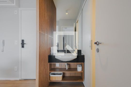Banheiro de apartamento para alugar com 1 quarto, 35m² em Jardim Paulista, São Paulo