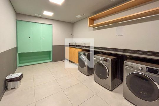 Lavanderia de apartamento para alugar com 1 quarto, 38m² em Pinheiros, São Paulo