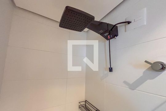 Banheiro de apartamento para alugar com 1 quarto, 38m² em Pinheiros, São Paulo