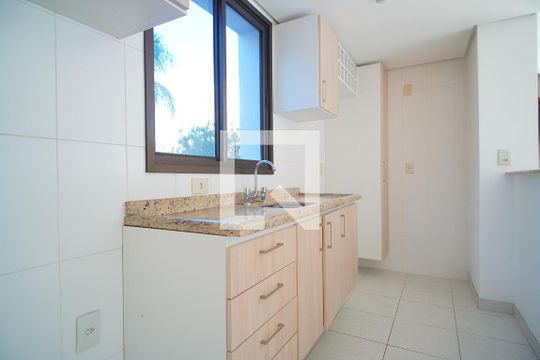 Cozinha de apartamento à venda com 2 quartos, 69m² em Rio Branco, Porto Alegre