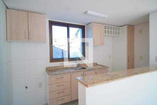 Cozinha de apartamento à venda com 2 quartos, 69m² em Rio Branco, Porto Alegre