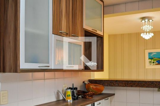Cozinha de casa de condomínio à venda com 3 quartos, 285m² em Menino Deus, Porto Alegre