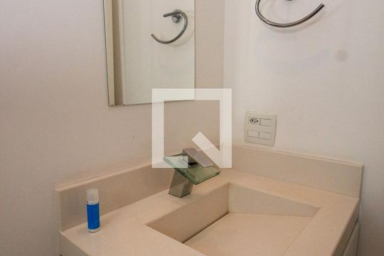 Banheiro da Suíte 2 de apartamento à venda com 3 quartos, 142m² em Vila Andrade, São Paulo