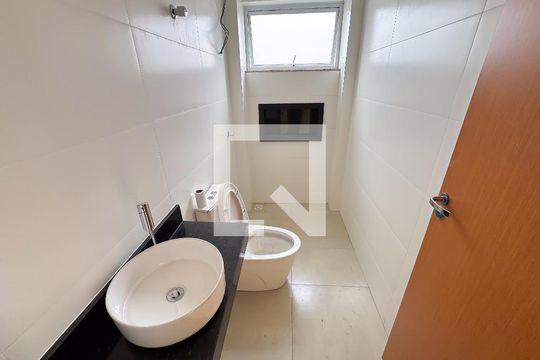 Banheiro de apartamento à venda com 3 quartos, 157m² em Araguaia, Belo Horizonte