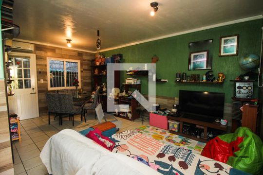 Sala de casa de condomínio à venda com 2 quartos, 118m² em Hípica, Porto Alegre
