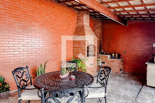 Área externa de casa à venda com 3 quartos, 180m² em Vila Invernada, São Paulo