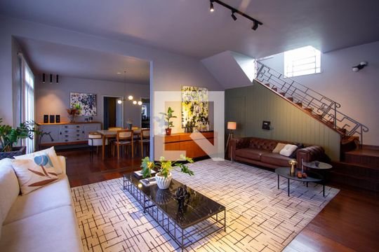 Casa à venda com 5 quartos, 288m² em Santa Rosa, Niterói