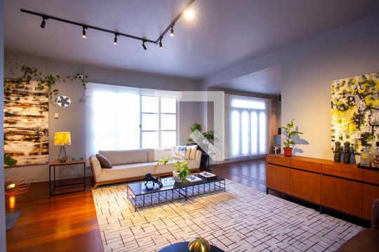 Sala de casa à venda com 5 quartos, 288m² em Santa Rosa, Niterói