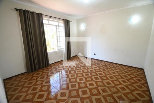 Casa para alugar com 3 quartos, 244m² em Vila Industrial (campinas), Campinas