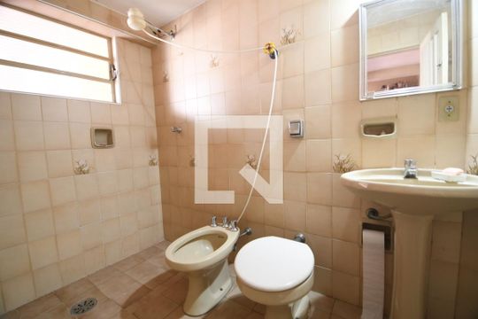Banheiro de serviço de casa para alugar com 3 quartos, 244m² em Vila Industrial (campinas), Campinas