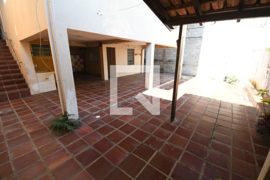 Quintal de casa para alugar com 3 quartos, 244m² em Vila Industrial (campinas), Campinas