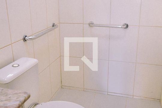 Banheiro de casa para alugar com 1 quarto, 30m² em Penha de França, São Paulo