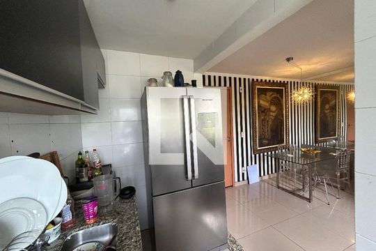 Cozinha de apartamento para alugar com 2 quartos, 47m² em Encantado, Rio de Janeiro