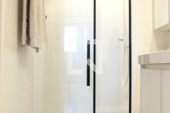 Banheiro de apartamento à venda com 1 quarto, 34m² em Jardim Taquaral, São Paulo