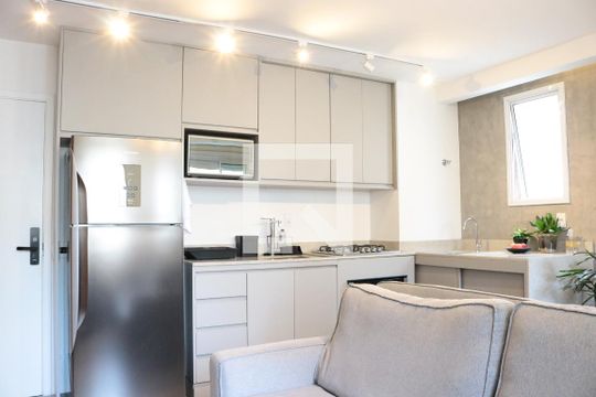 Cozinha de apartamento à venda com 1 quarto, 34m² em Jardim Taquaral, São Paulo