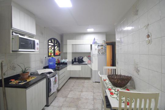 Cozinha de casa à venda com 3 quartos, 190m² em Jurubatuba, São Paulo