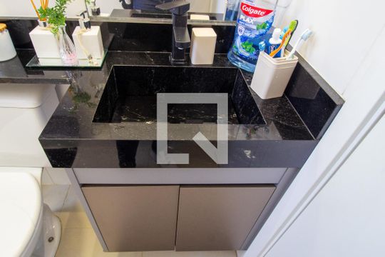 Banheiro de apartamento para alugar com 2 quartos, 62m² em Vila Rica, Sorocaba