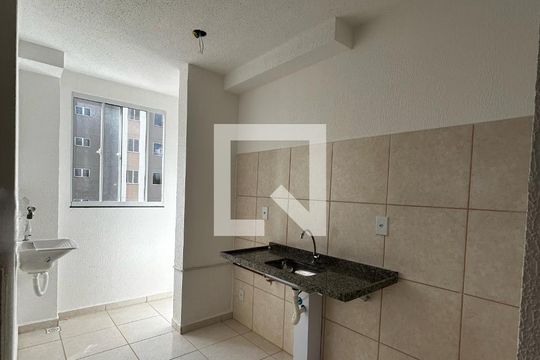 Cozinha de apartamento à venda com 2 quartos, 45m² em Chácara Contagem, Contagem
