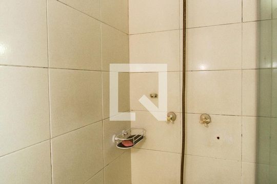 Banheiro Social de apartamento à venda com 3 quartos, 105m² em Perdizes, São Paulo