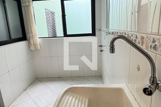 Área de Serviço de apartamento para alugar com 3 quartos, 105m² em Vila Alzira, Santo André