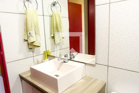 Banheiro de apartamento à venda com 2 quartos, 55m² em Parque Reboucas, São Paulo