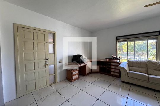 Sala de casa à venda com 4 quartos, 300m² em Rio Branco, São Leopoldo