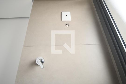 Banheiro de serviço de apartamento à venda com 3 quartos, 171m² em Nova Campinas, Campinas