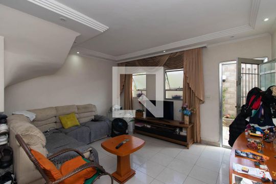 Sala de casa de condomínio à venda com 3 quartos, 145m² em Jardim Japao, São Paulo