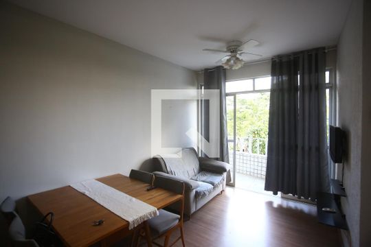 Apartamento para alugar com 3 quartos, 56m² em Estoril, Belo Horizonte