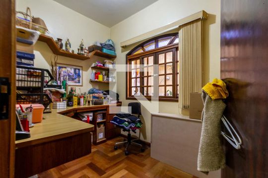 Escritório de casa à venda com 4 quartos, 146m² em Jardim Santa Josefina, São Paulo