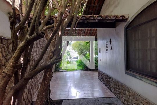Casa à venda com 4 quartos, 190m² em São Francisco, Niterói